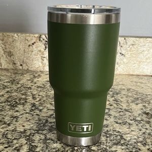 Camp Green Yeti Rambler Cup 30oz. with Mag slider lid.